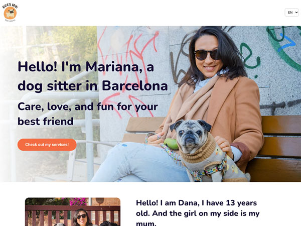 Mariana and Dana sit in a bench